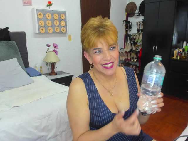 AngelinaStone65 live cam on BongaCams