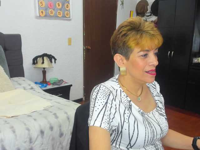 AngelinaStone65 live cam on BongaCams