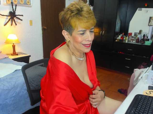 AngelinaStone65 live cam on BongaCams