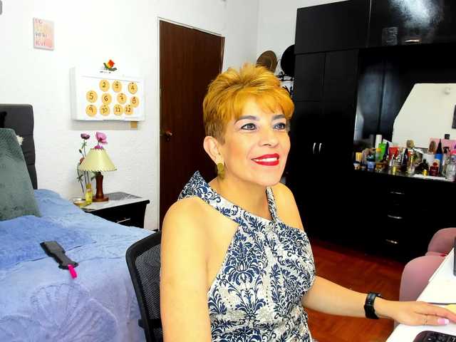 AngelinaStone65 live cam on BongaCams