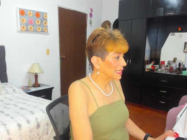 AngelinaStone65 live cam on BongaCams