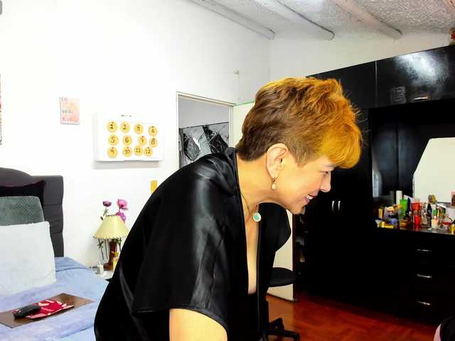 AngelinaStone65 live cam on BongaCams