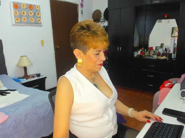 AngelinaStone65 live cam preview