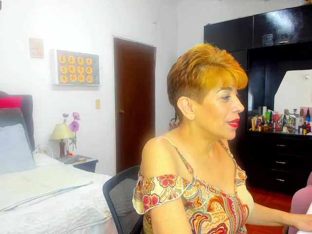 AngelinaStone65 live cam