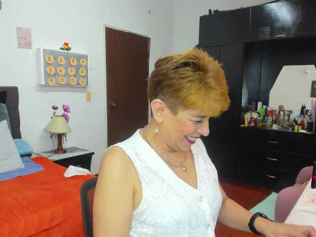 AngelinaStone65 live cam on BongaCams