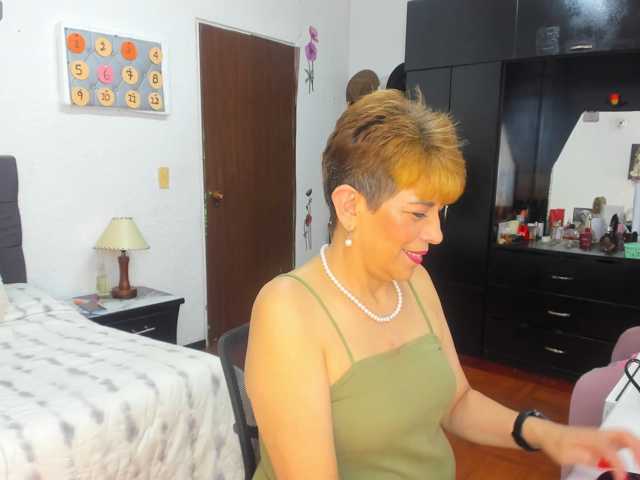 AngelinaStone65 live cam on BongaCams