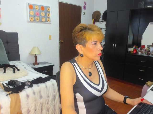 AngelinaStone65 live cam on BongaCams