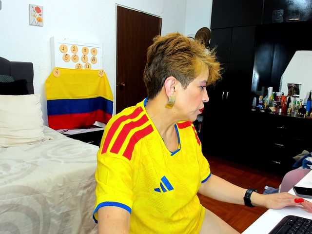 AngelinaStone65 live cam on BongaCams