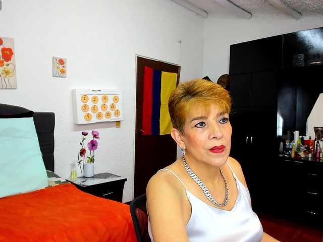 AngelinaStone65 live cam on BongaCams