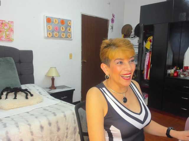 AngelinaStone65 live cam on BongaCams