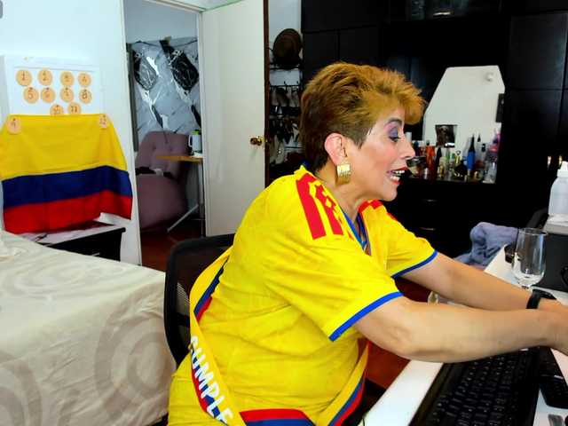 AngelinaStone65 live cam on BongaCams