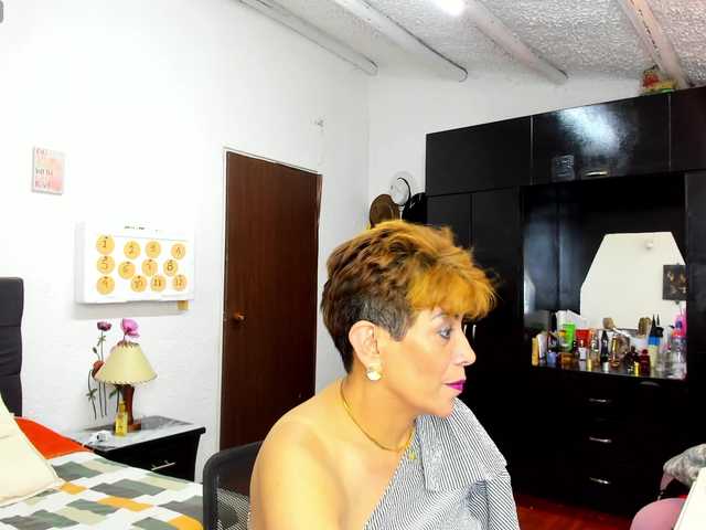 AngelinaStone65 live webcam show