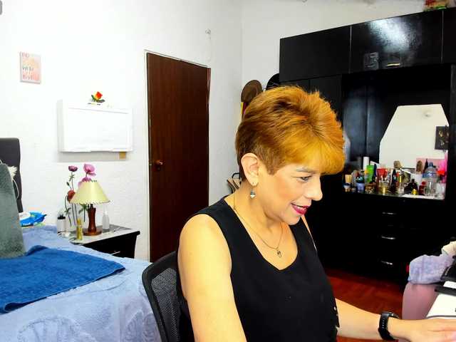 AngelinaStone65 live cam on BongaCams