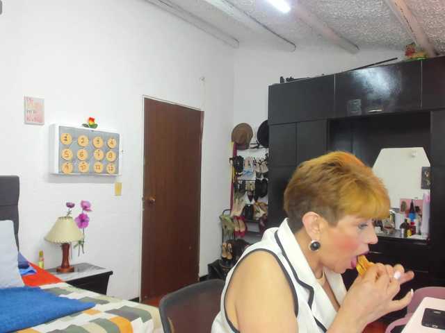 AngelinaStone65 live cam on BongaCams