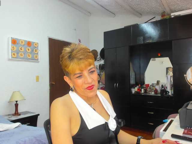 AngelinaStone65, en vivo ahora en BongaCams
