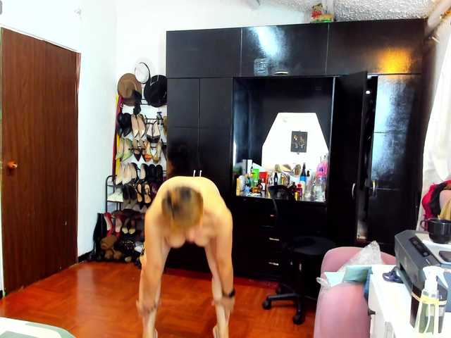 AngelinaStone65 live cam on BongaCams