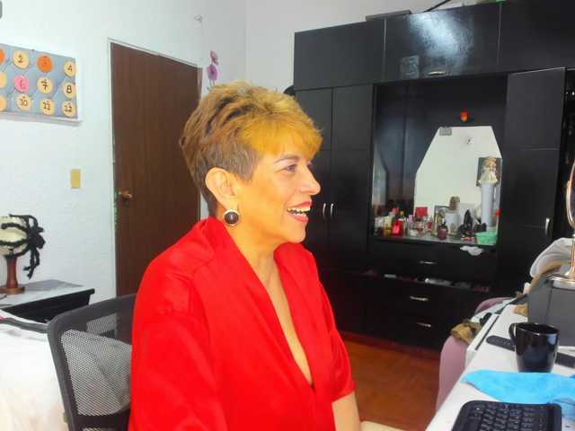 AngelinaStone65 live cam on BongaCams