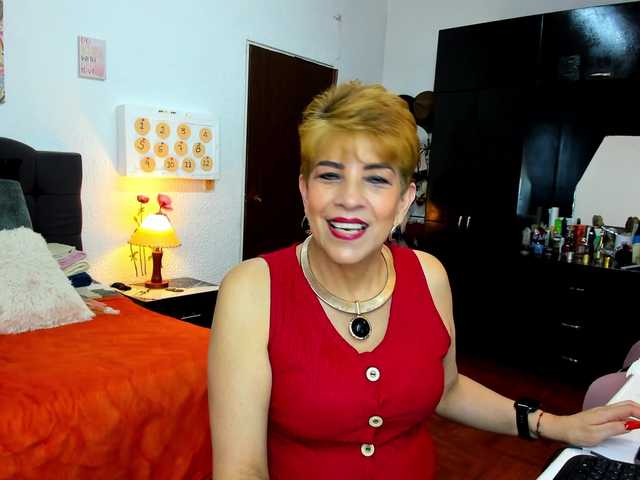 AngelinaStone65 live cam on BongaCams