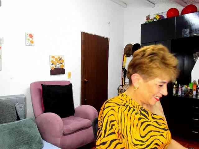 AngelinaStone65 webcam