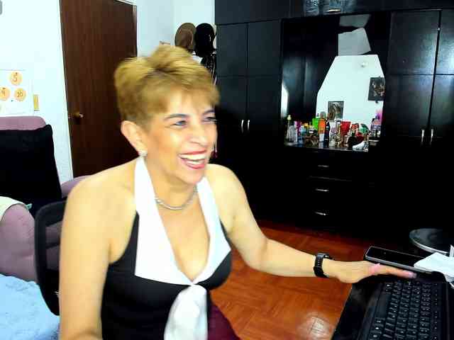 AngelinaStone65 webcam