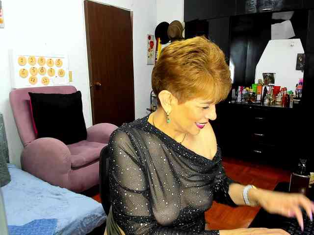 AngelinaStone65 webcam