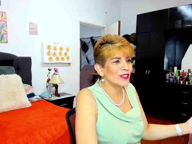 AngelinaStone65 webcam