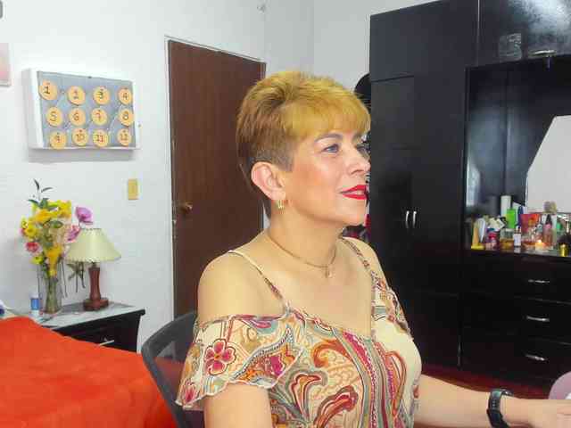 AngelinaStone65 webcam