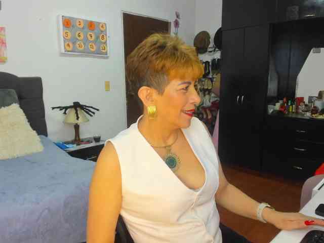 AngelinaStone65