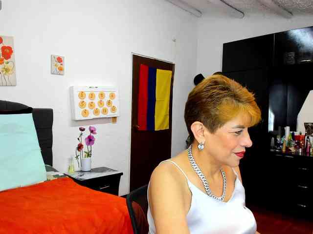 AngelinaStone65 webcam