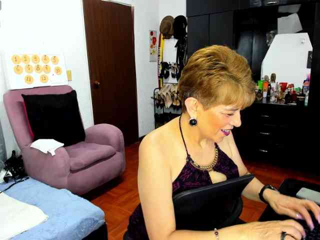 AngelinaStone65 webcam