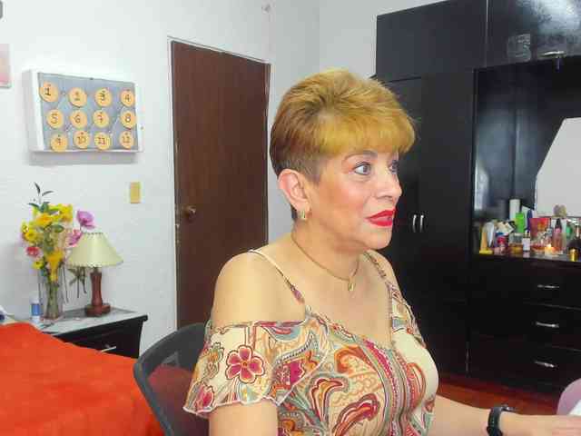 AngelinaStone65 webcam