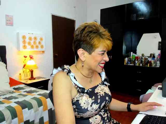 AngelinaStone65 webcam