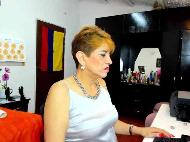 AngelinaStone65 webcam