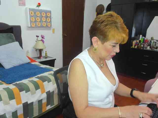 AngelinaStone65 webcam