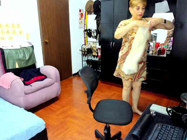 AngelinaStone65 webcam