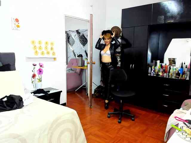 AngelinaStone65 webcam