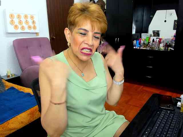 AngelinaStone65 webcam