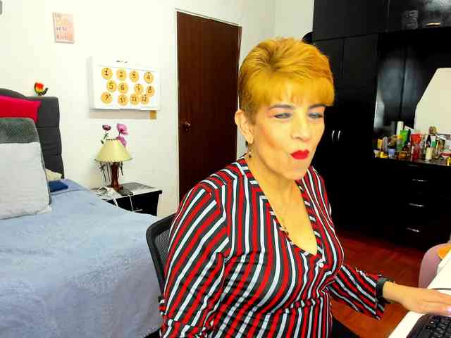 AngelinaStone65 webcam