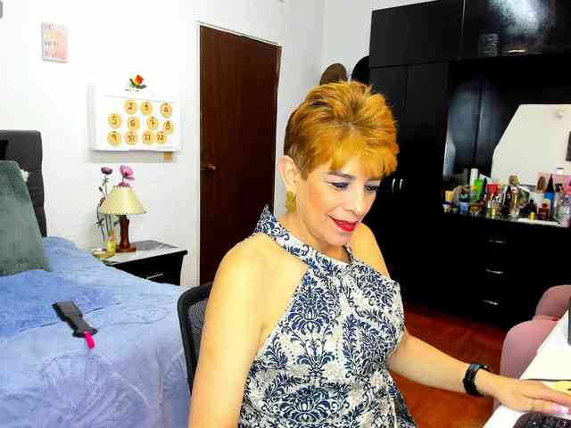 AngelinaStone65 webcam