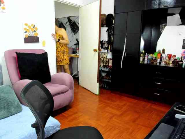 AngelinaStone65 webcam