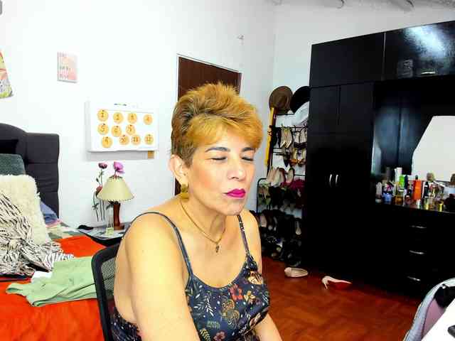 AngelinaStone65 webcam