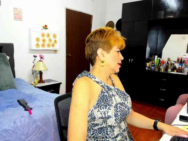 AngelinaStone65 webcam