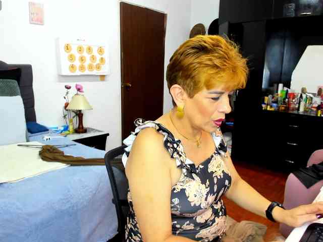 AngelinaStone65 webcam