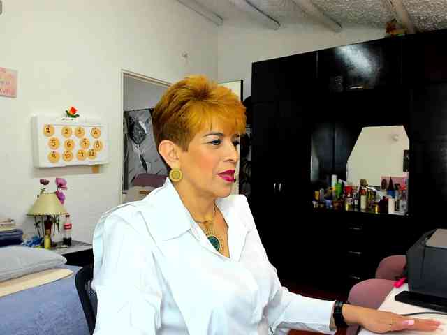AngelinaStone65 webcam