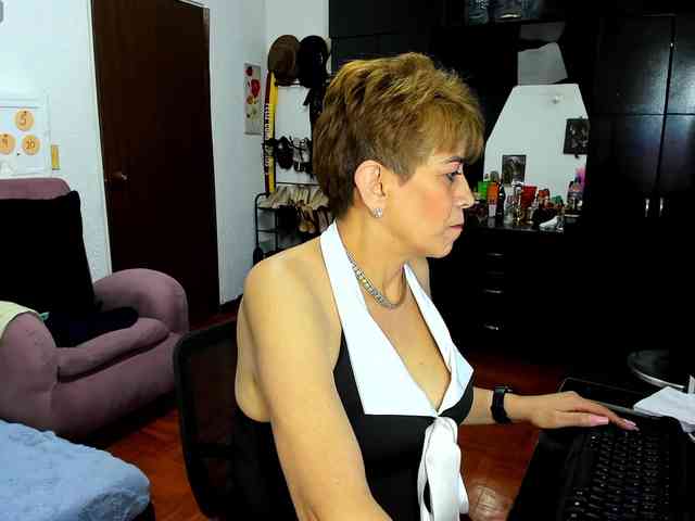 AngelinaStone65 webcam