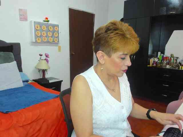AngelinaStone65