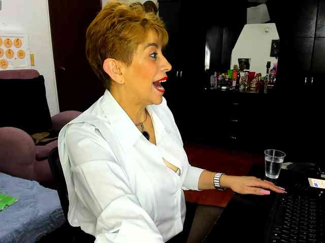 AngelinaStone65 webcam