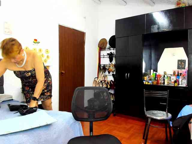 AngelinaStone65 webcam