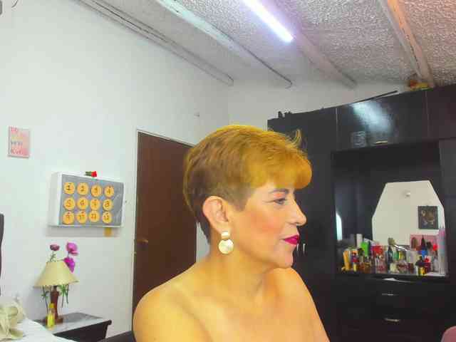 AngelinaStone65 webcam