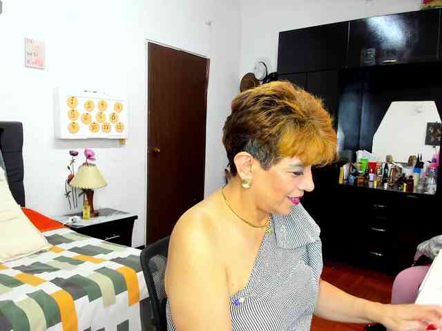 AngelinaStone65 webcam